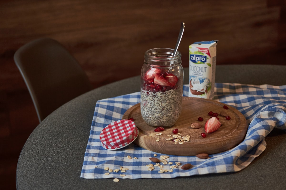 Smoothie bowl con granola y coco